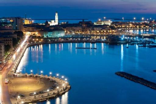 Appartamento Aurora Бари Экстерьер фото